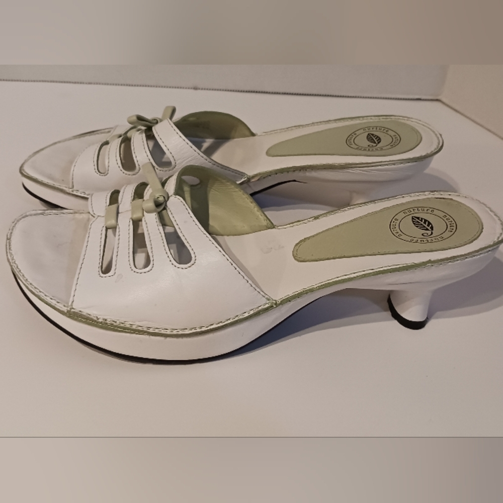Nurture White Sandals with‎ Cute Heel Light Green Detail  sz. 6M